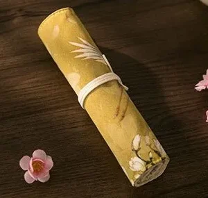 תיק בד מתגלגל בעיצוב יפני - אָטֶלְיֶה - צהוב