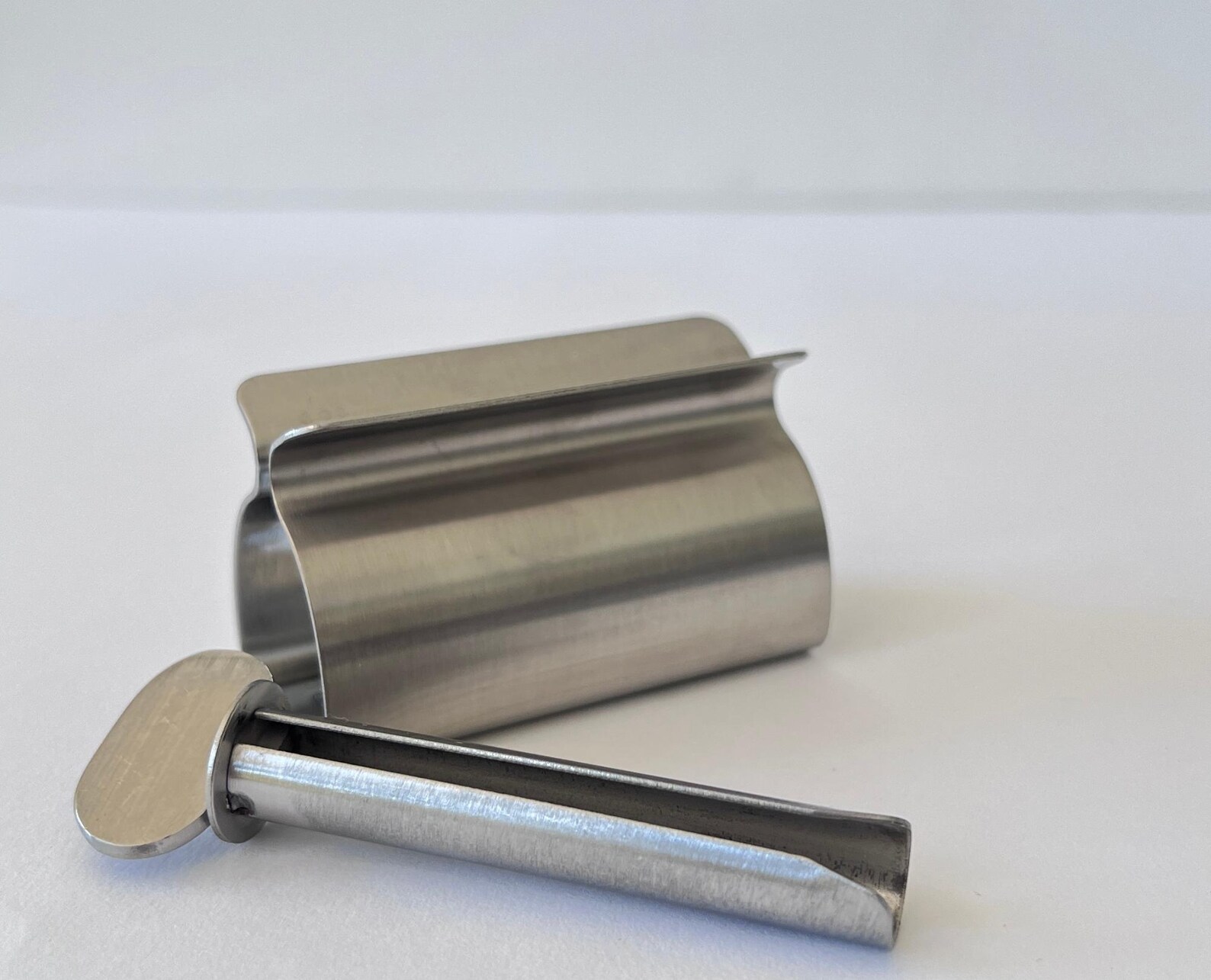 סוחט שפופרת צבע גדול